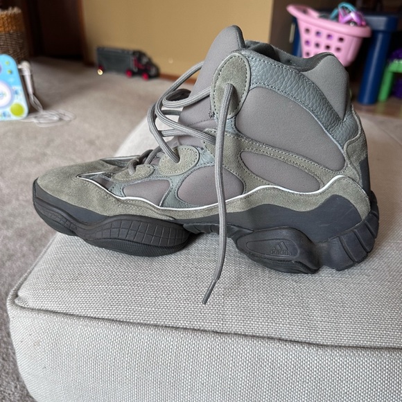Yeezy 500 - Picture 7 of 14